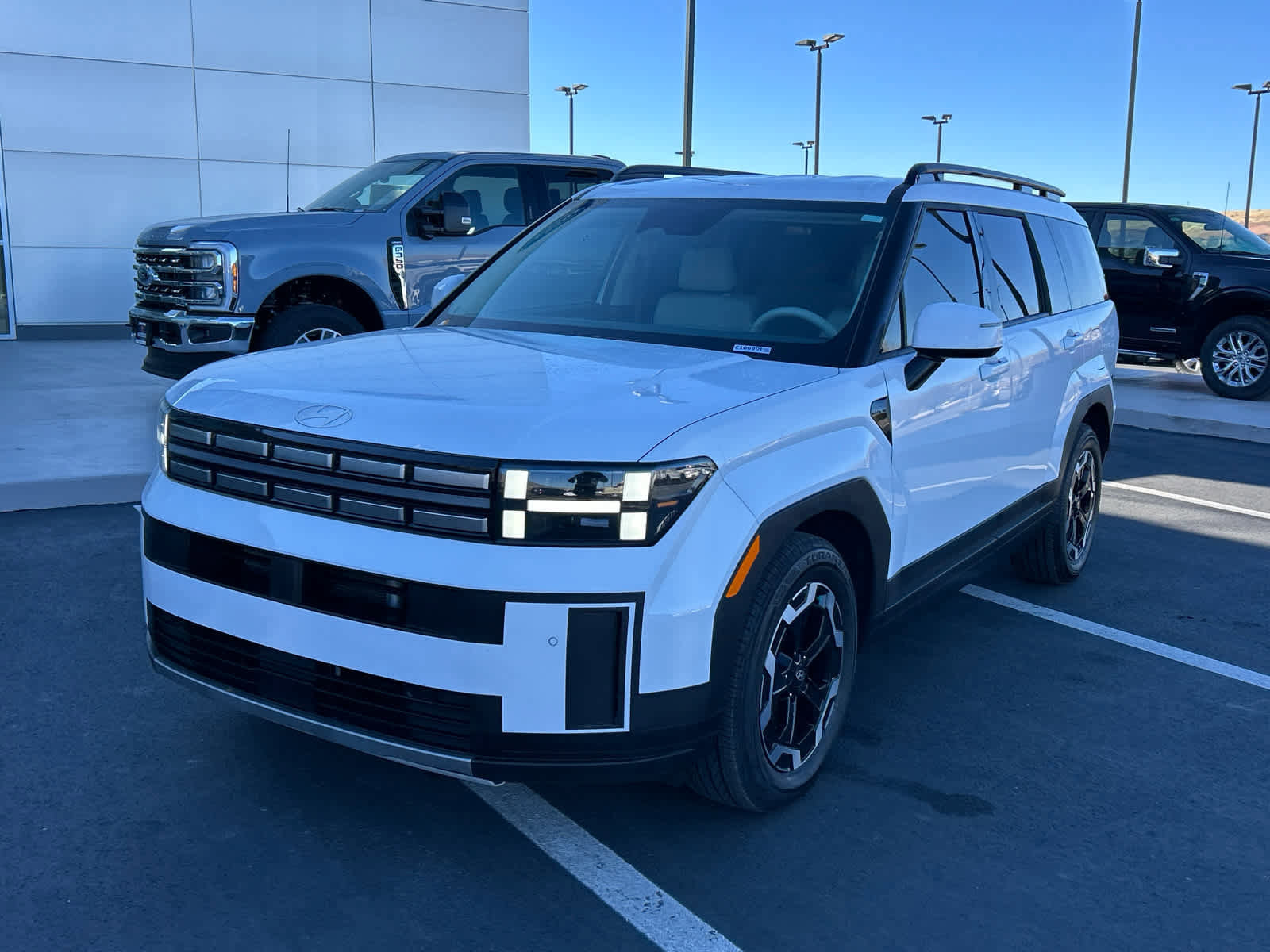 Used 2024 Hyundai Santa Fe SEL image 2