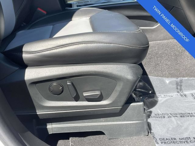 Certified 2023 Ford Explorer XLT w/ Equipment Group 202A RWD image 33