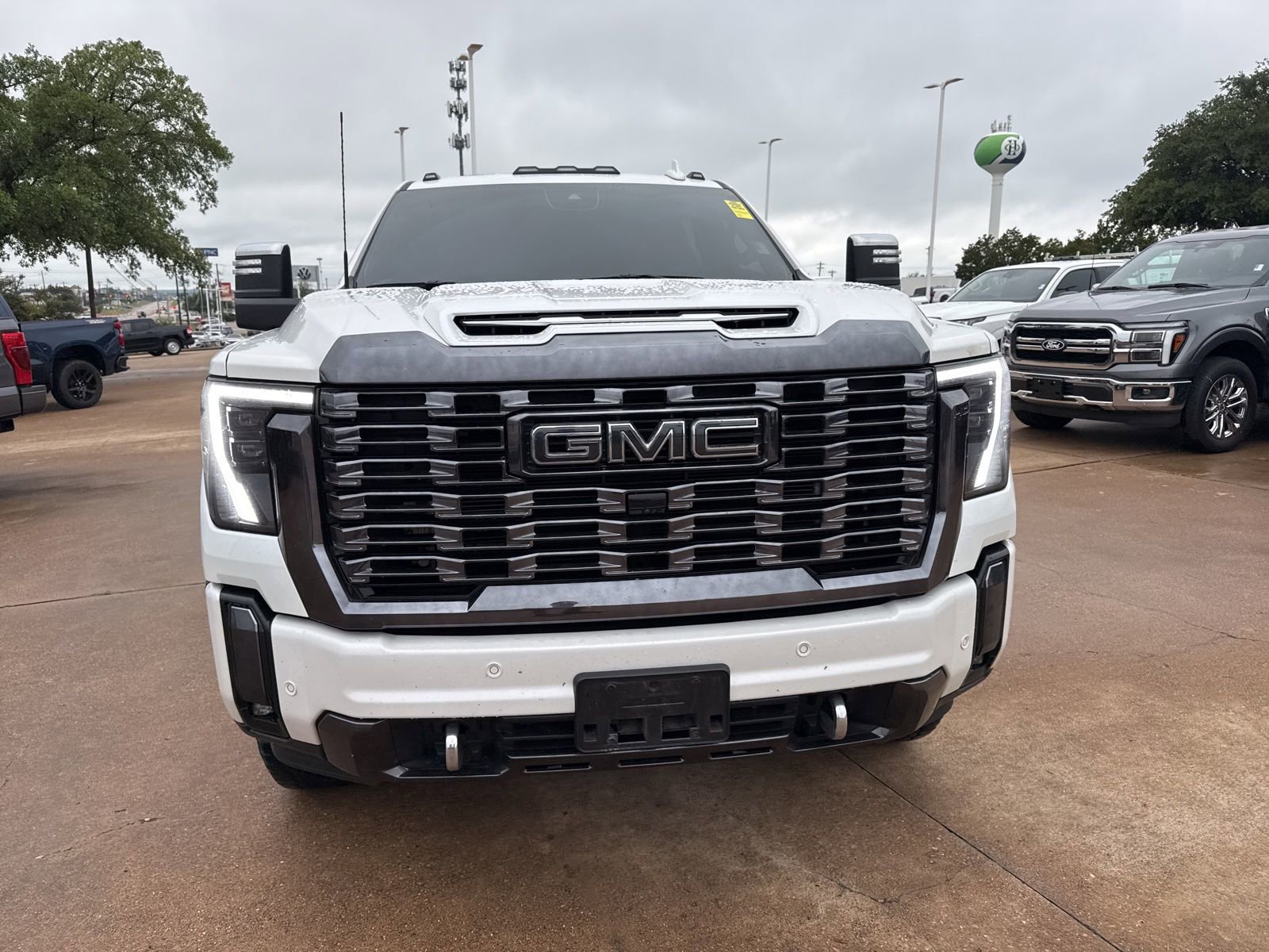 Used 2024 GMC Sierra 2500 Denali Ultimate AWD/4WD image 2