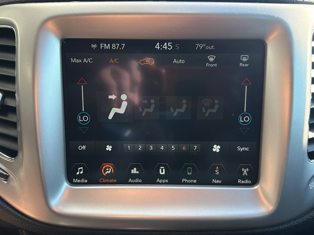 Used 2017 Jeep Compass Latitude w/ Popular Equipment Group FWD image 27