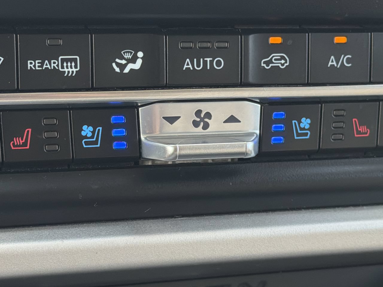 Certified 2024 Ford Expedition Max Limited RWD image 27