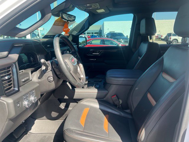 Used 2025 GMC Sierra 1500 AT4 w/ AT4 Premium Package AWD/4WD image 5