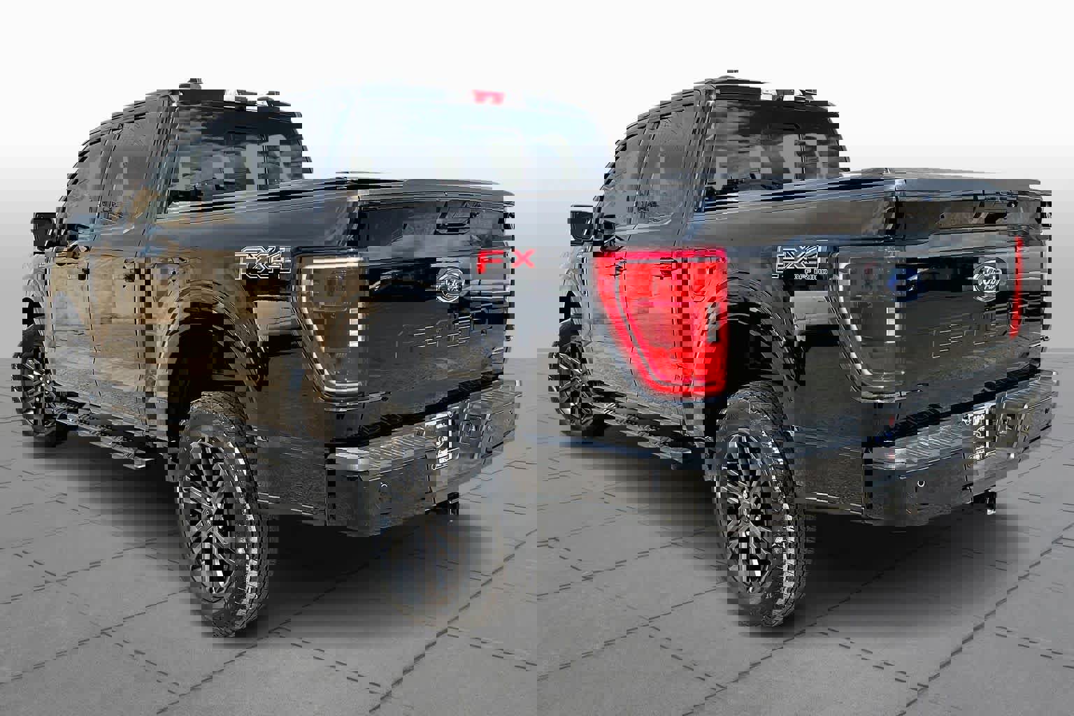 Certified 2022 Ford F150 XLT w/ Equipment Group 302A High image 4