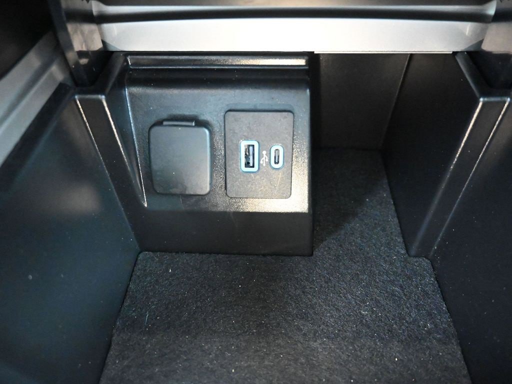 Certified 2023 Ford Explorer ST-Line w/ Class IV Trailer Tow Package image 30