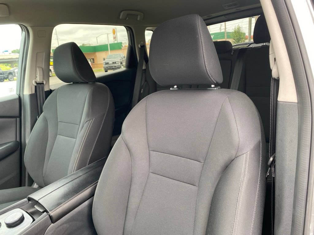 Used 2024 Nissan Rogue S AWD/4WD image 11