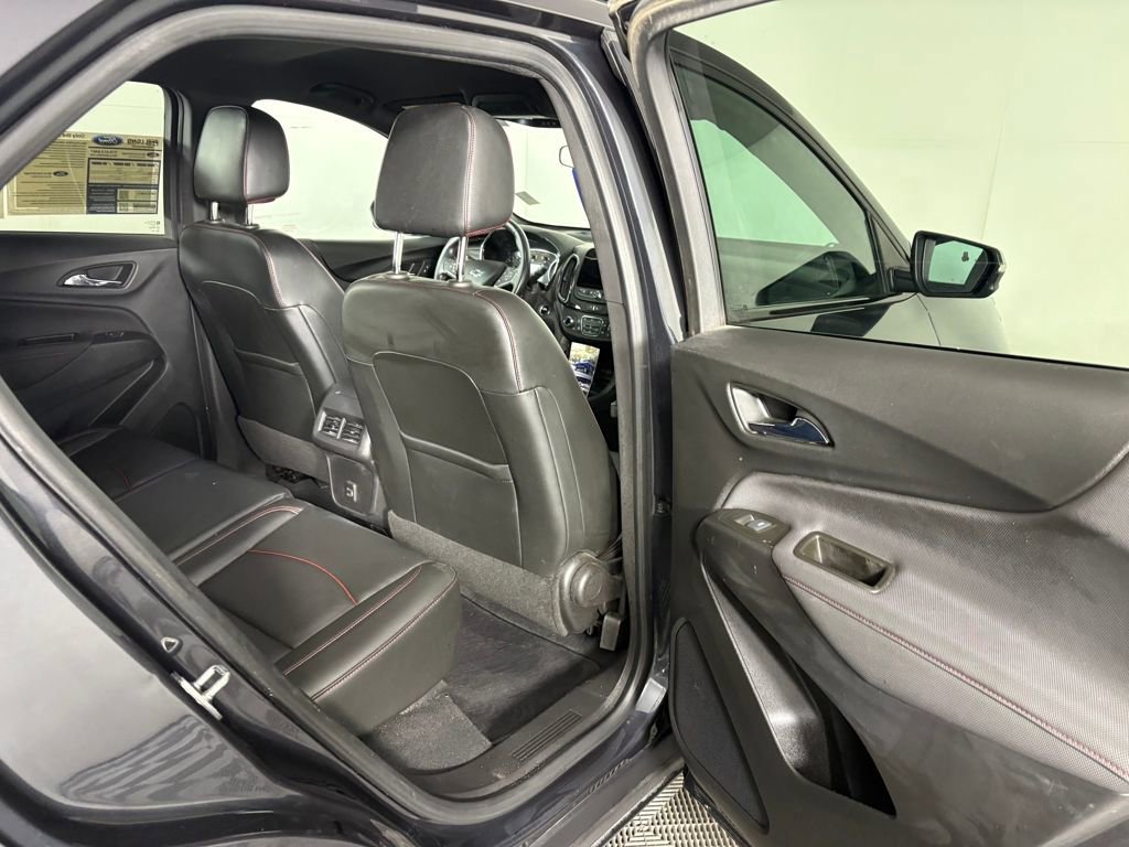 Used 2022 Chevrolet Equinox RS w/ RS Leather Package image 31