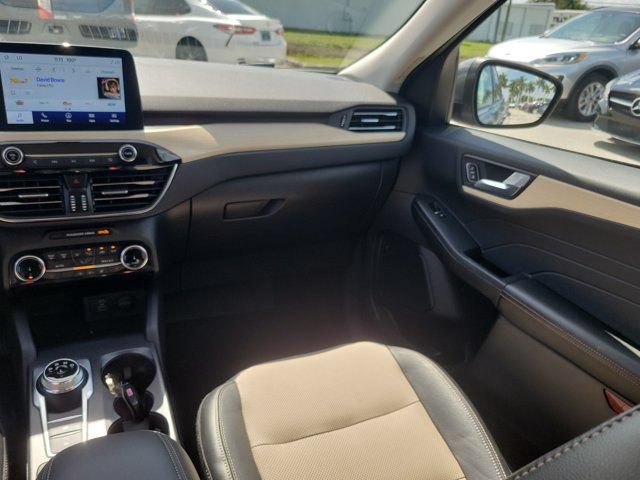 Certified 2022 Ford Escape Titanium w/ Titanium Premium Package FWD image 22