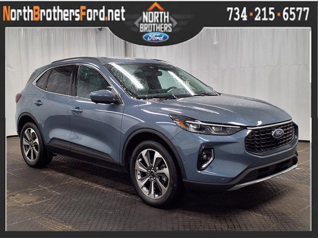 Certified 2023 Ford Escape Platinum w/ Premium Technology Package