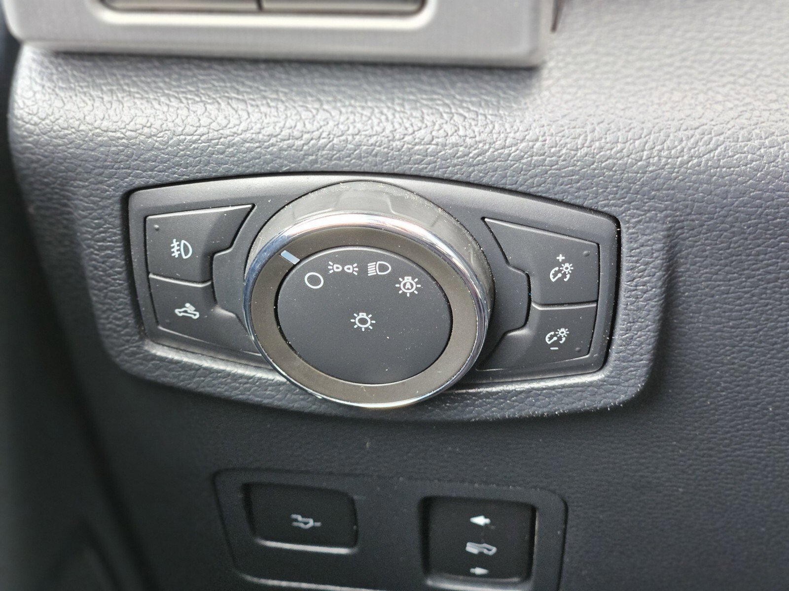 Certified 2022 Ford F250 Platinum w/ FX4 Off-Road Package image 25