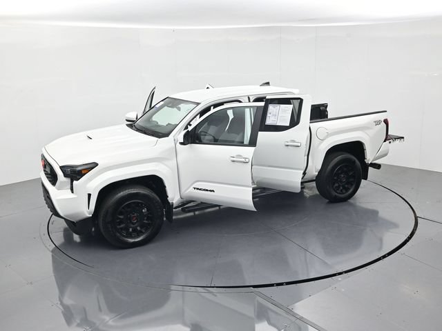 Used 2025 Toyota Tacoma TRD Sport AWD/4WD image 46