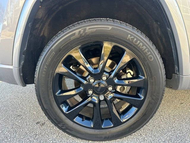 Used 2017 Jeep Grand Cherokee Altitude image 29