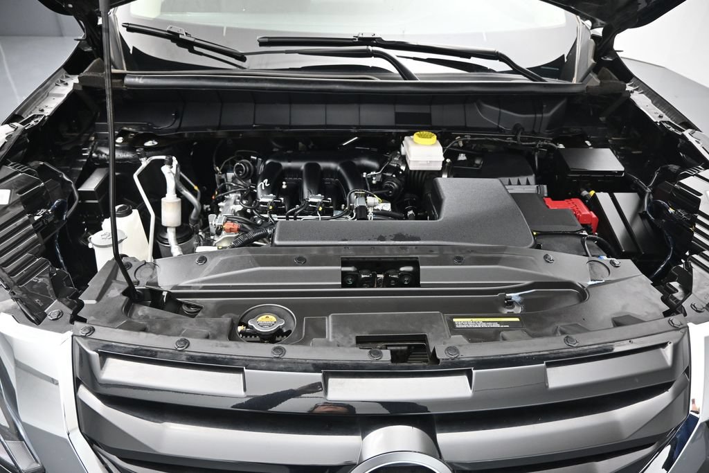 Used 2025 Nissan Pathfinder SV w/ SV Premium Package AWD/4WD image 27