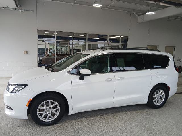 Used 2020 Chrysler Voyager Lxi image 2