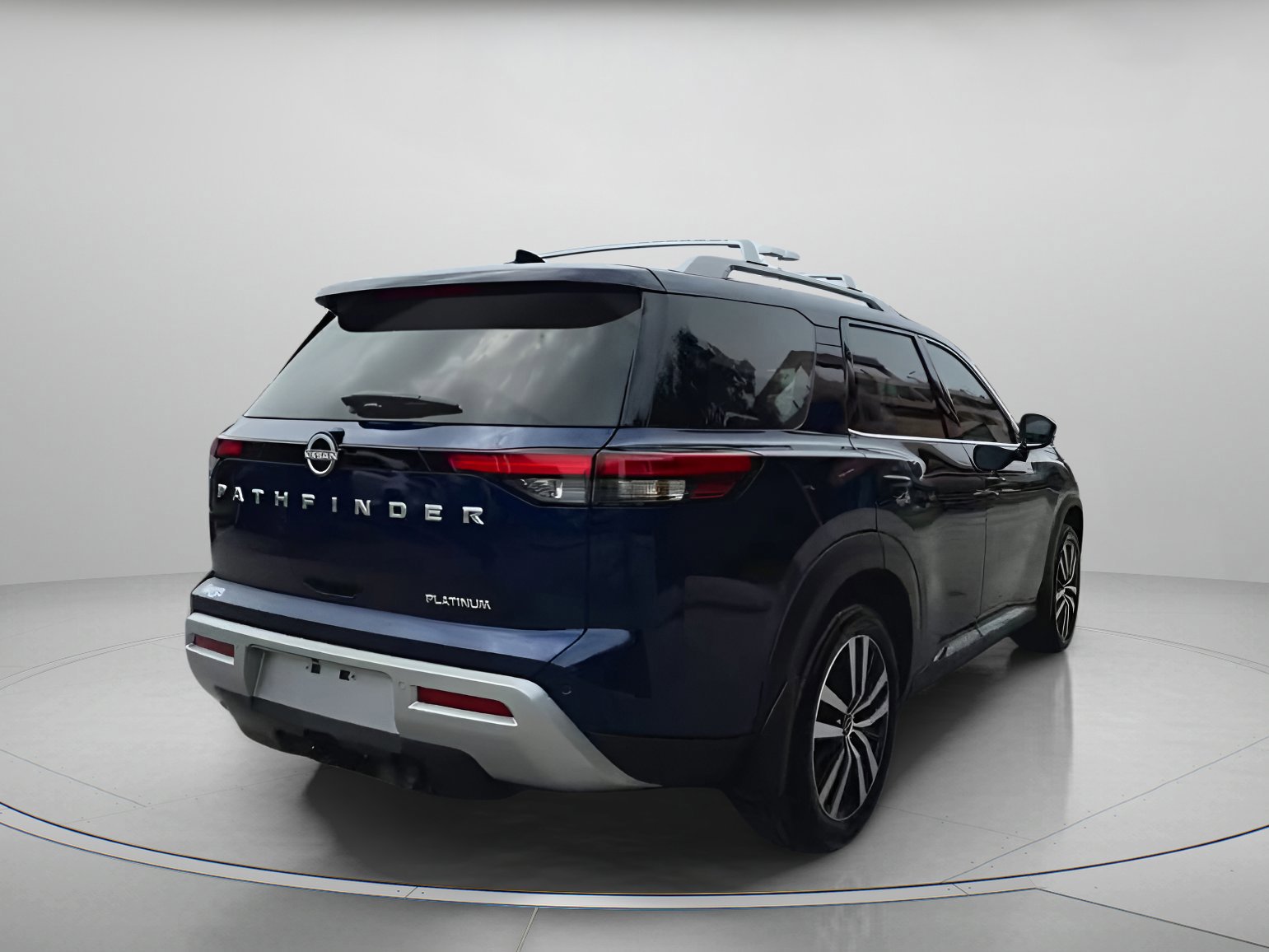Used 2024 Nissan Pathfinder Platinum image 19