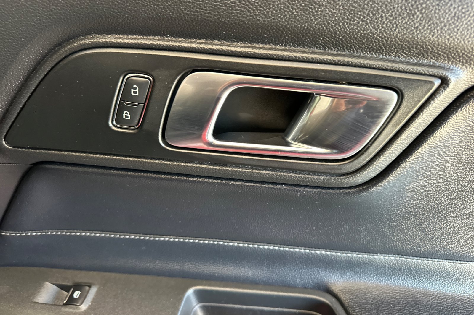 Certified 2021 Ford Mustang Premium RWD image 17