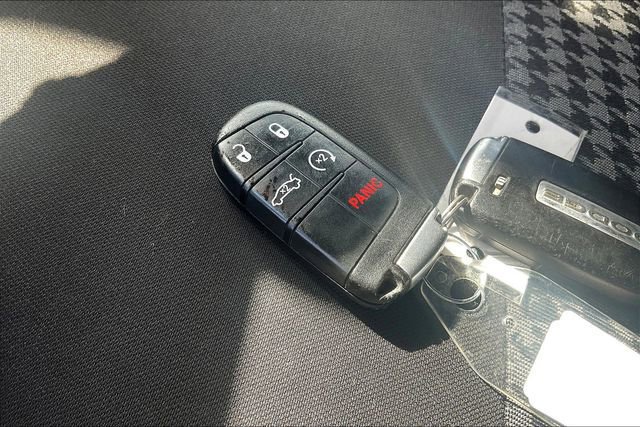 Used 2022 Dodge Charger GT image 13