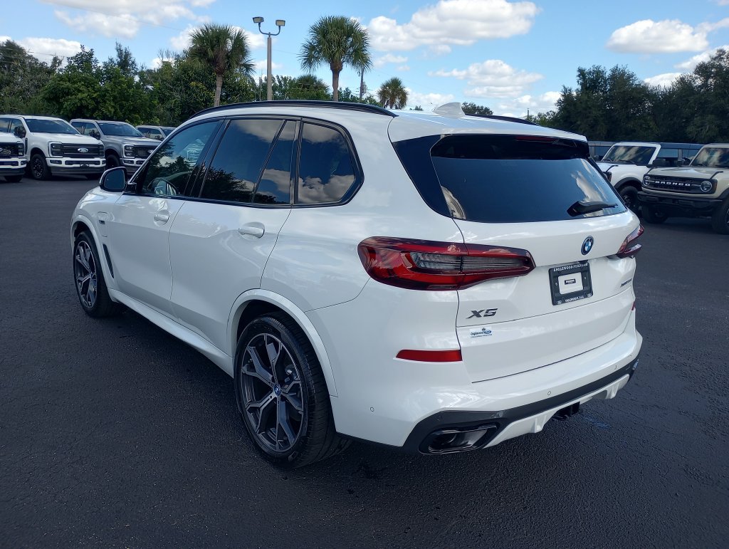 Used 2023 BMW X5 xDrive45e w/ Executive Package AWD/4WD image 5