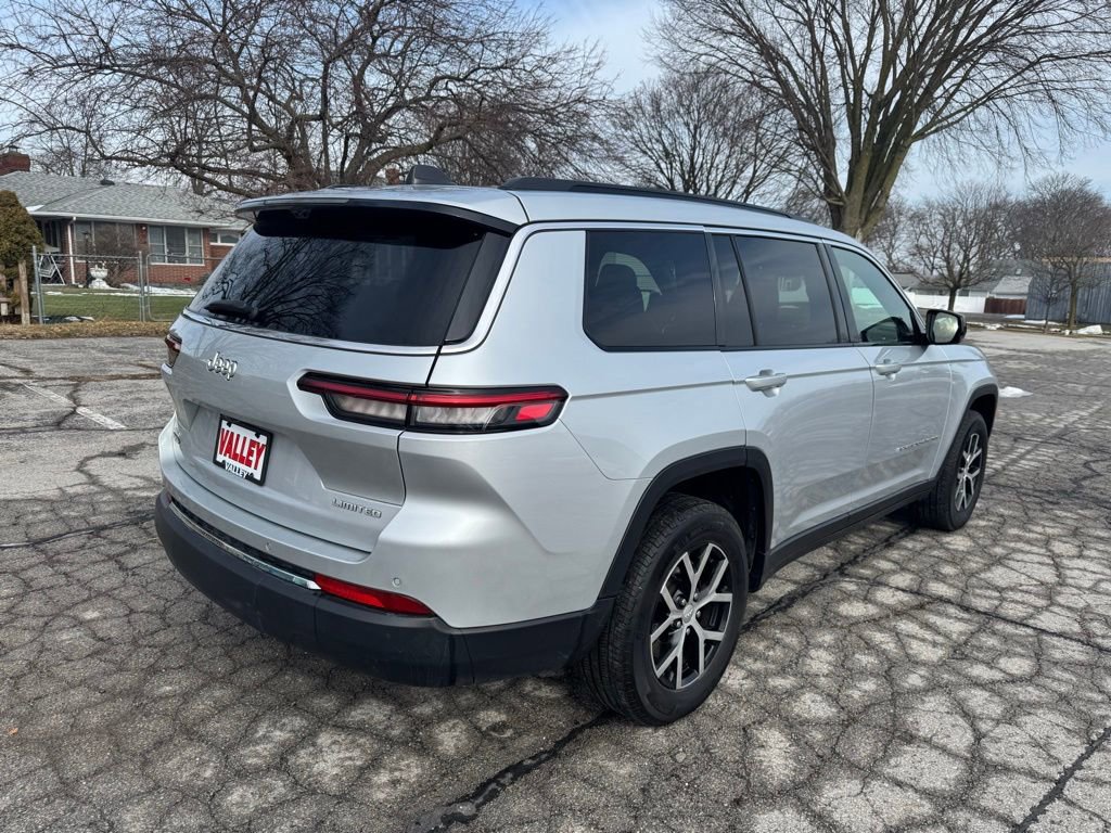 Used 2024 Jeep Grand Cherokee L Limited w/ Luxury Tech Group II image 11