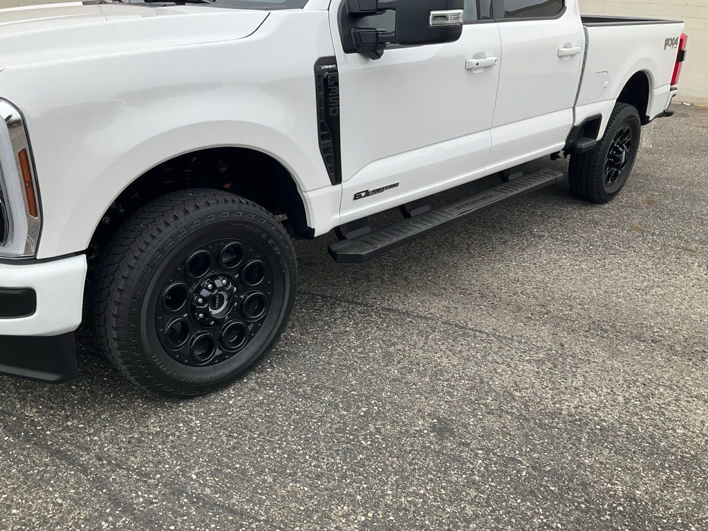 Certified 2025 Ford F350 Lariat w/ Black Appearance Package image 3
