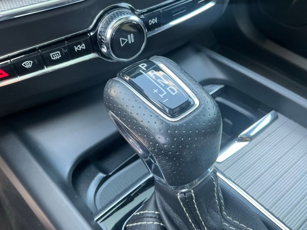 Used 2018 Volvo XC60 T6 R-Design w/ Convenience Package AWD/4WD image 34