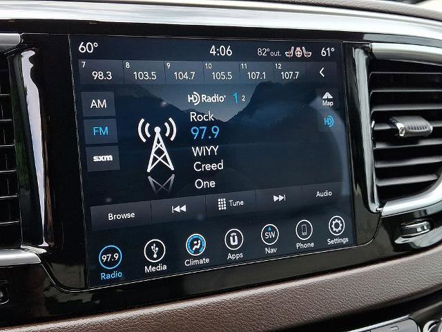 Used 2018 Chrysler Pacifica Touring-L Plus FWD image 19