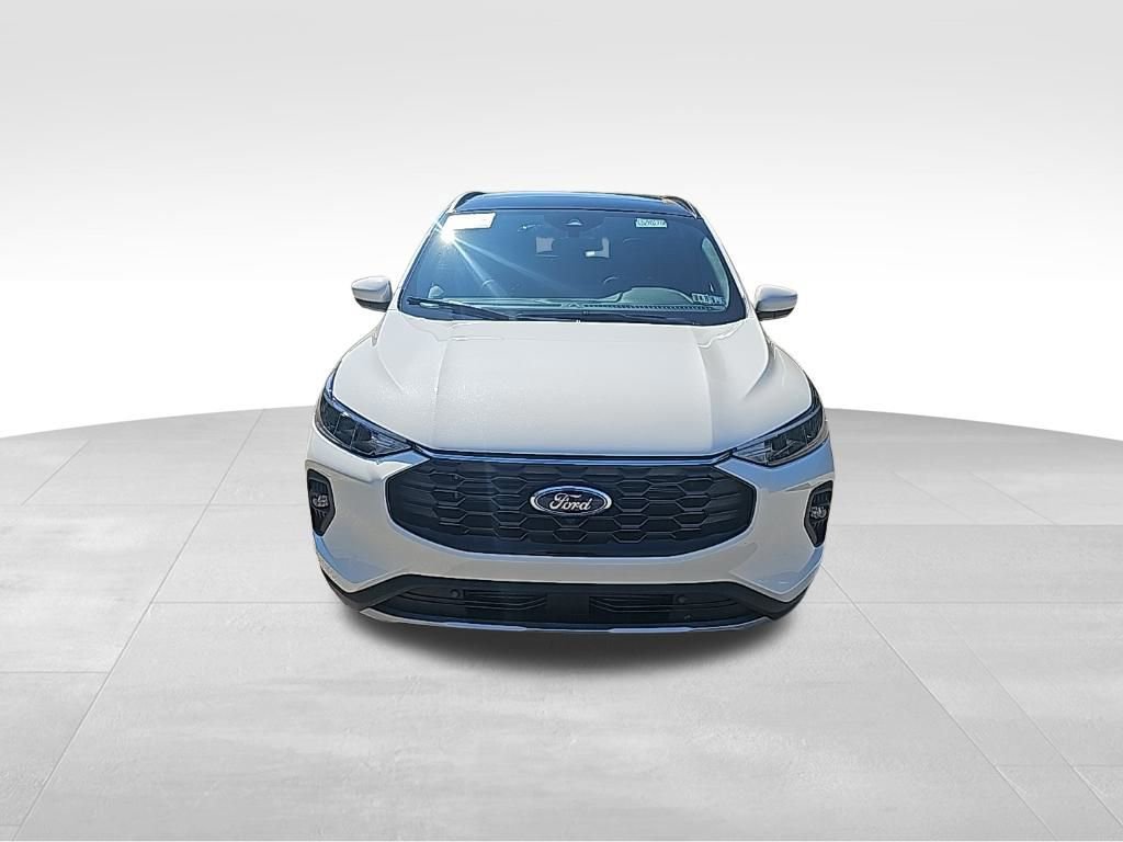 Certified 2025 Ford Escape ST-Line Select w/ Tech Pack #2 image 8