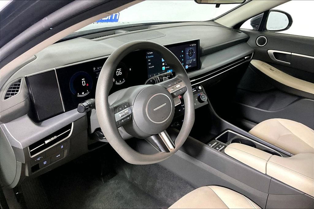 Used 2025 Hyundai Sonata SEL FWD image 10