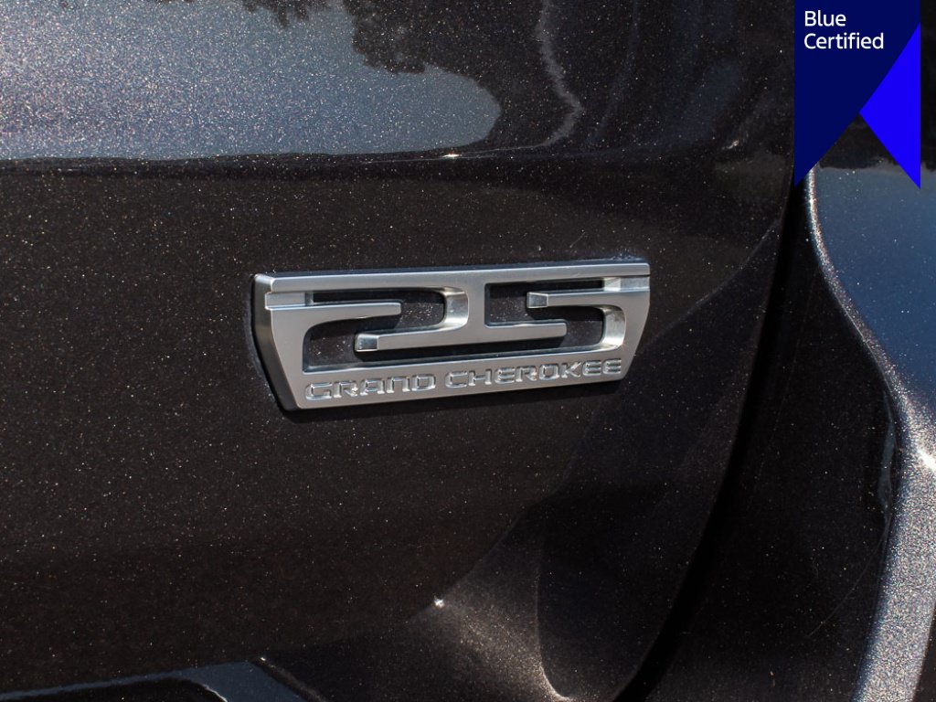 Used 2018 Jeep Grand Cherokee Limited AWD/4WD image 12