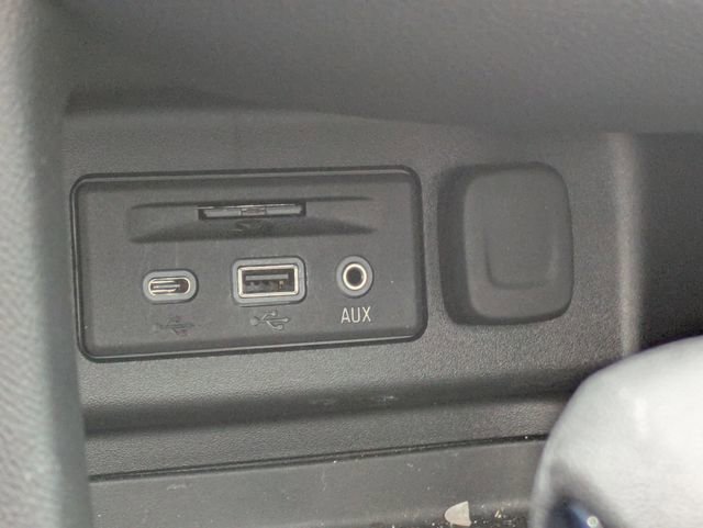 Used 2023 Chevrolet Equinox RS w/ RS Leather Package image 24