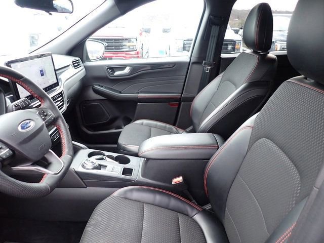 Certified 2023 Ford Escape ST-Line w/ Tech Pack #1 image 15
