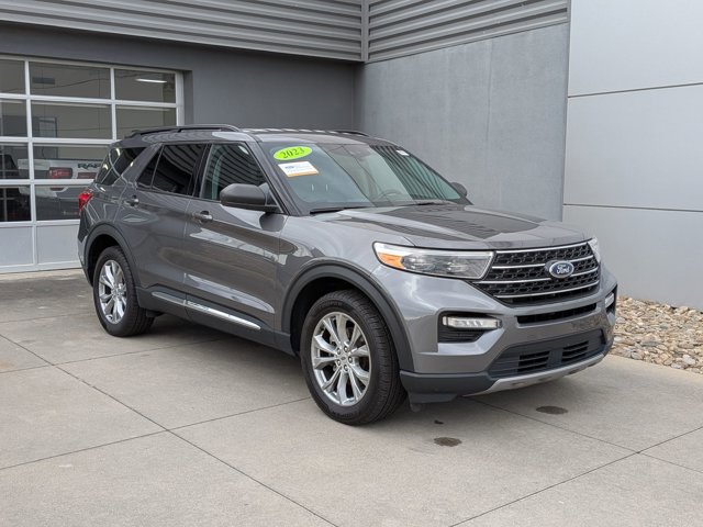 Certified 2023 Ford Explorer XLT w/ Equipment Group 202A AWD/4WD image 2