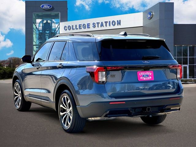 Certified 2025 Ford Explorer ST-Line image 3