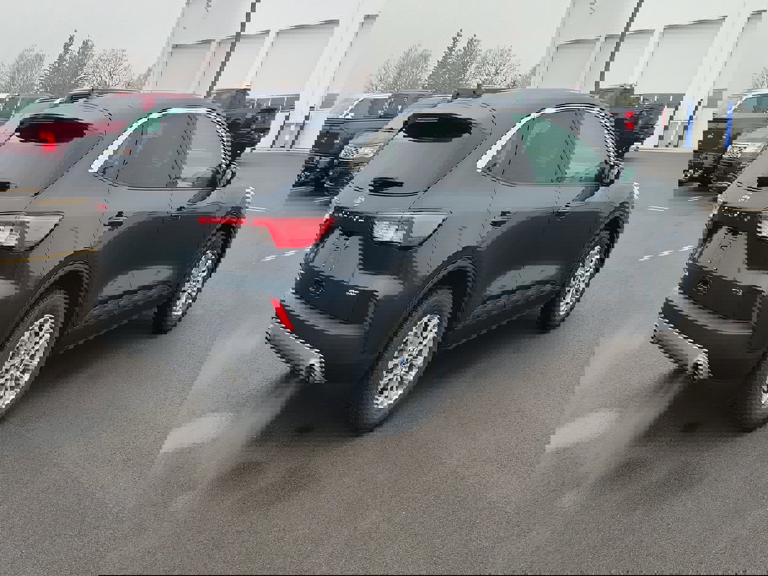 Certified 2022 Ford Escape SE w/ Convenience Package image 3