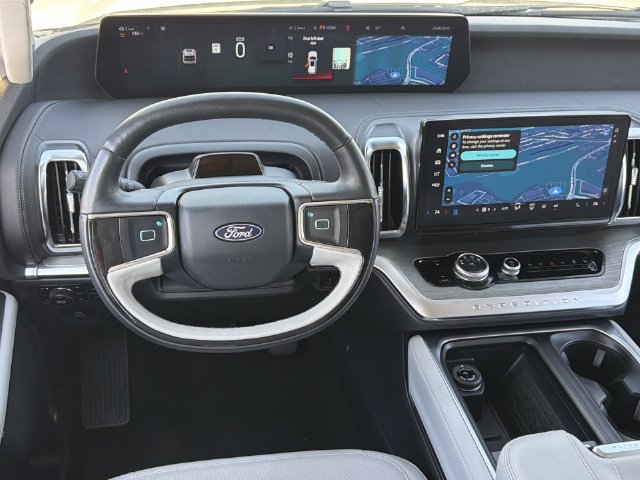 Certified 2025 Ford Expedition Max Platinum w/ Driver's Package AWD/4WD image 14