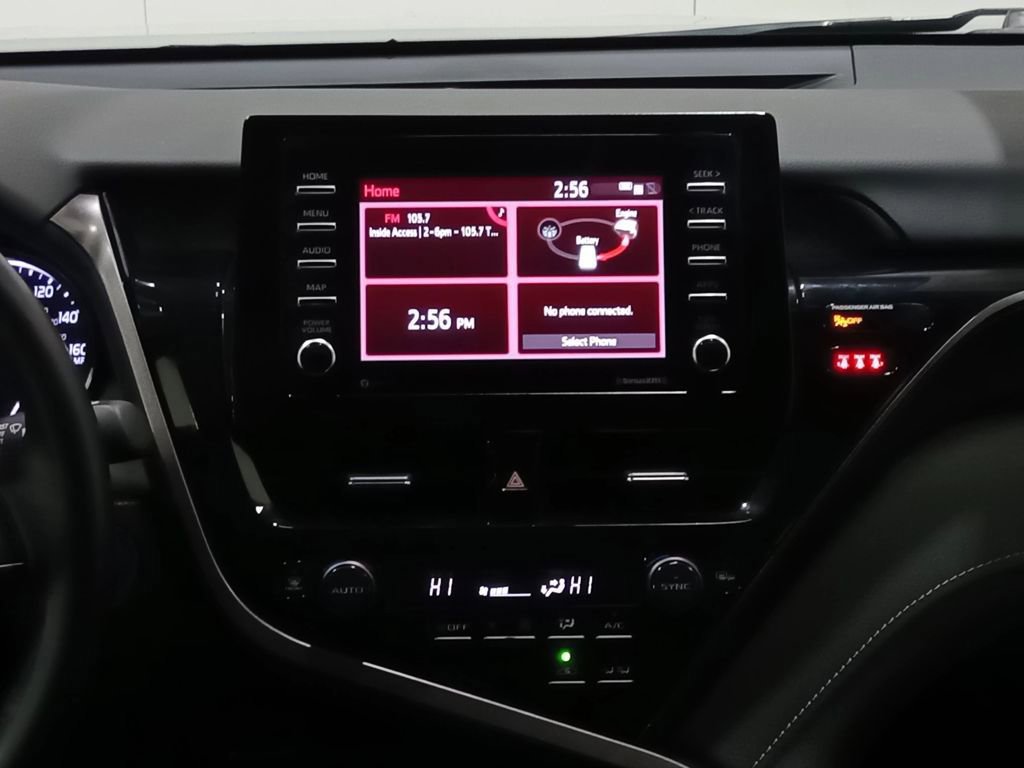 Used 2022 Toyota Camry SE image 16