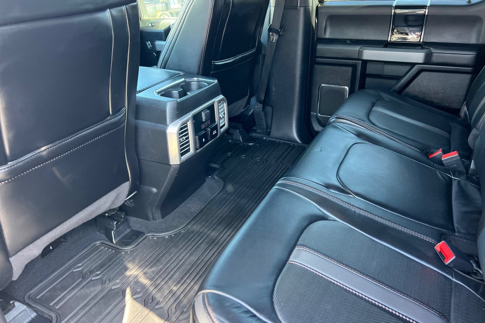Certified 2020 Ford F250 Platinum w/ FX4 Off-Road Package AWD/4WD image 13