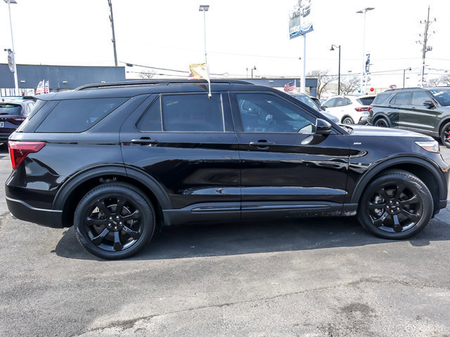 Certified 2023 Ford Explorer ST-Line w/ Class IV Trailer Tow Package image 5