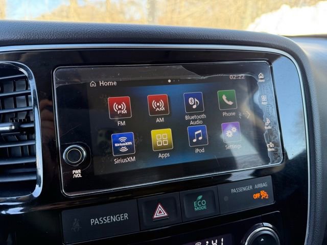 Used 2018 Mitsubishi Outlander 4WD Plug-In Hybrid image 24