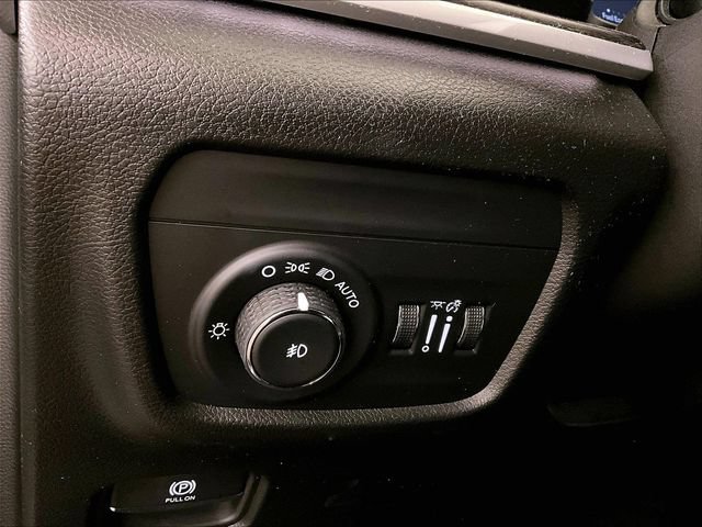Used 2023 Jeep Grand Cherokee L Limited w/ Luxury Tech Group II AWD/4WD image 31