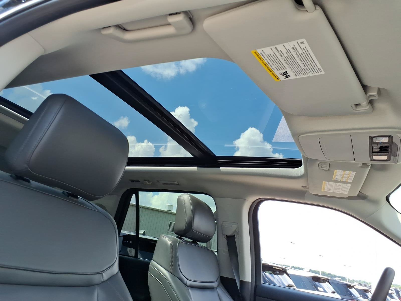 Certified 2025 Ford Expedition Active AWD/4WD image 11