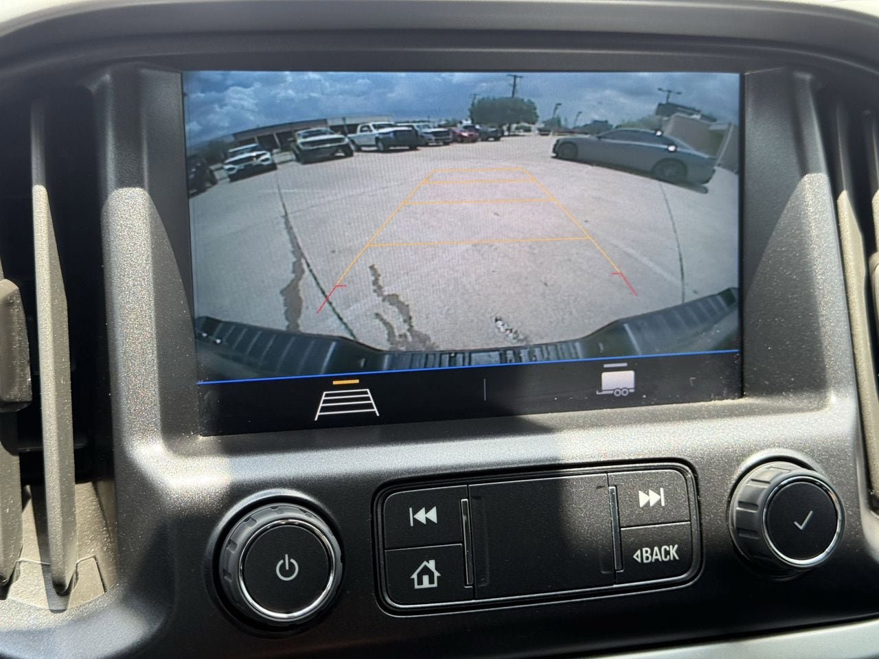 Used 2022 Chevrolet Colorado LT AWD/4WD image 19