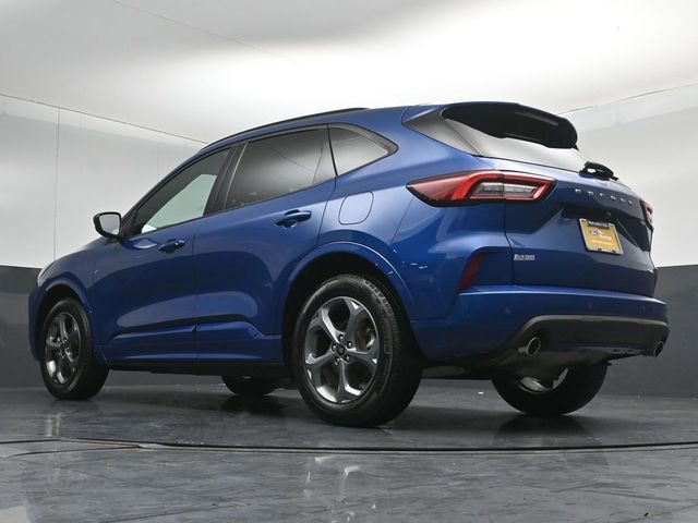 Certified 2023 Ford Escape ST-Line w/ Tech Pack #1 AWD/4WD image 38