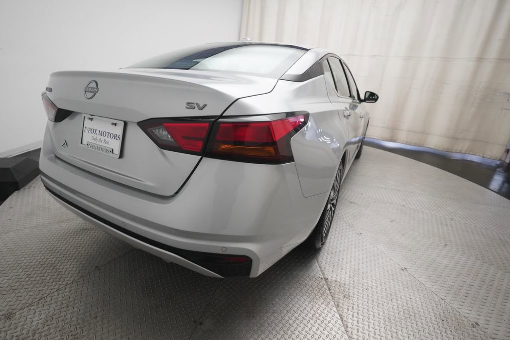 Used 2024 Nissan Altima 2.5 SV FWD image 13