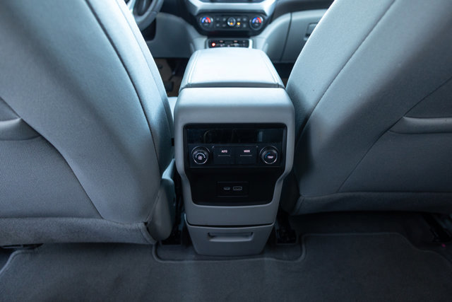 Used 2022 GMC Acadia SLE image 10