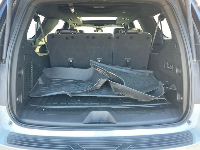 Used 2023 GMC Yukon XL SLT w/ SLT Premium Package image 19