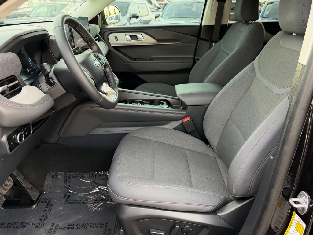 Certified 2025 Ford Explorer Active image 14