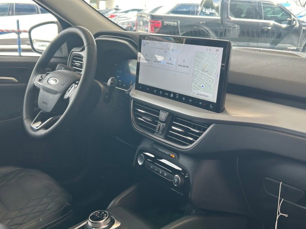 Certified 2024 Ford Escape SE w/ PHEV Premium Package image 29