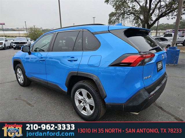 Used 2021 Toyota RAV4 XLE image 3