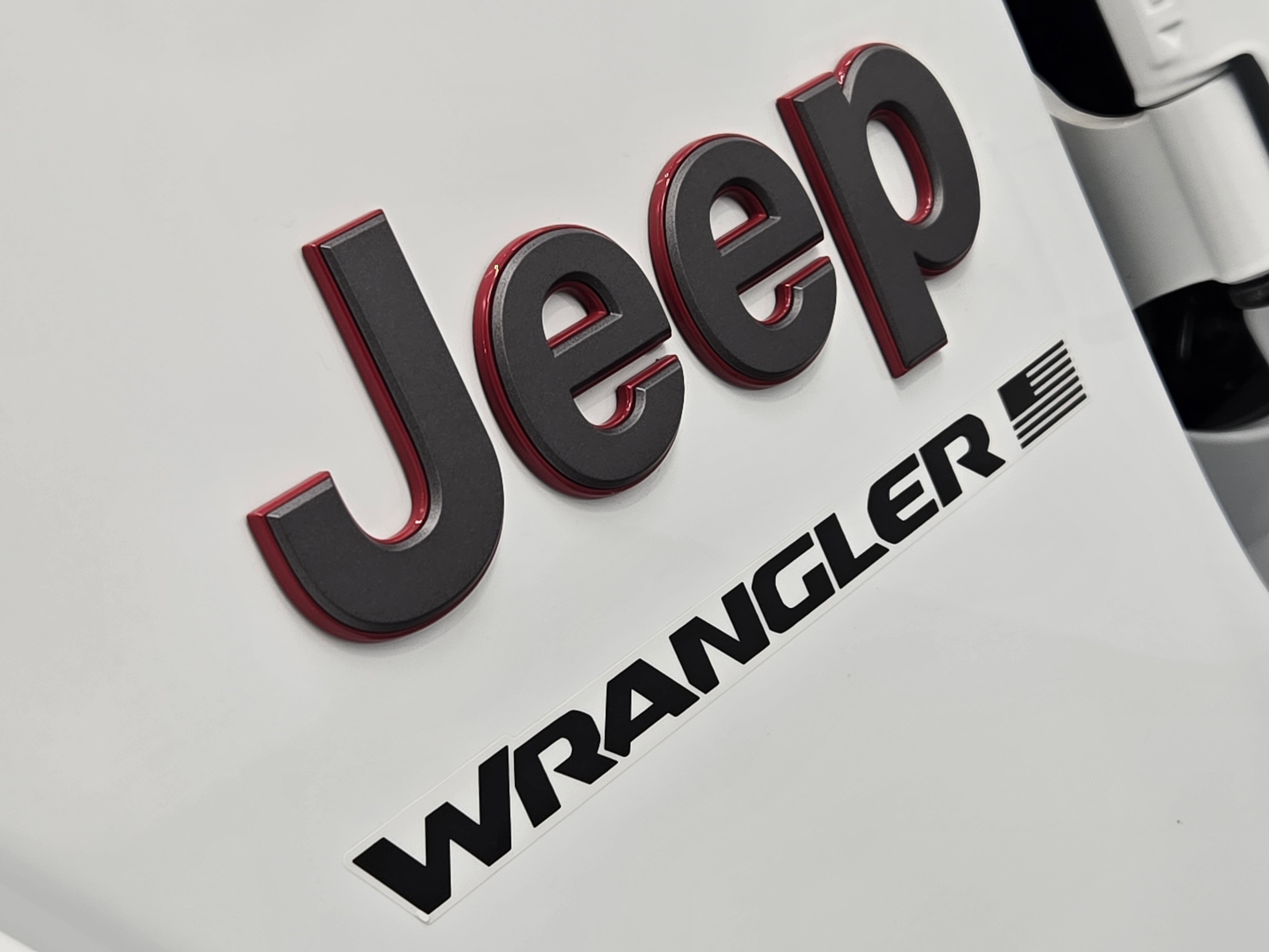 Used 2025 Jeep Wrangler Unlimited Rubicon w/ Safety Group AWD/4WD image 12