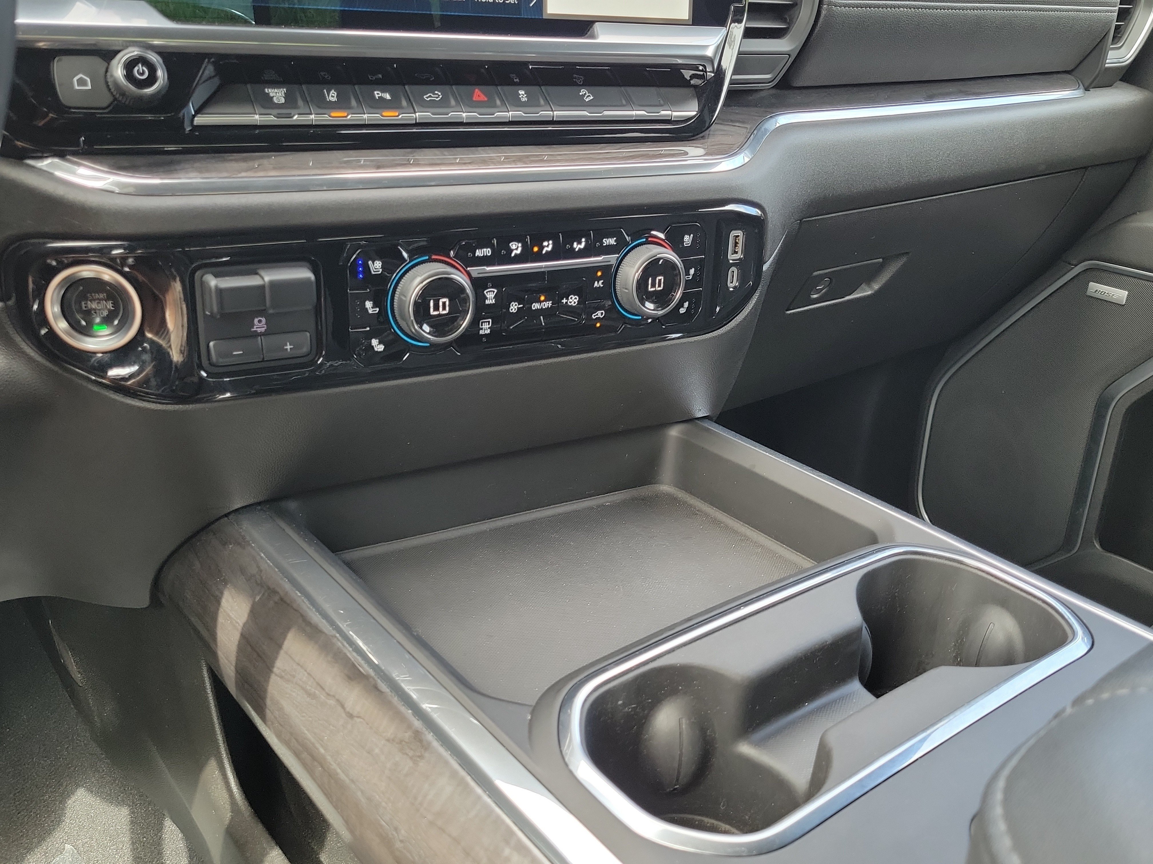 Used 2025 Chevrolet Silverado 2500 LTZ w/ LTZ Premium Package AWD/4WD image 27
